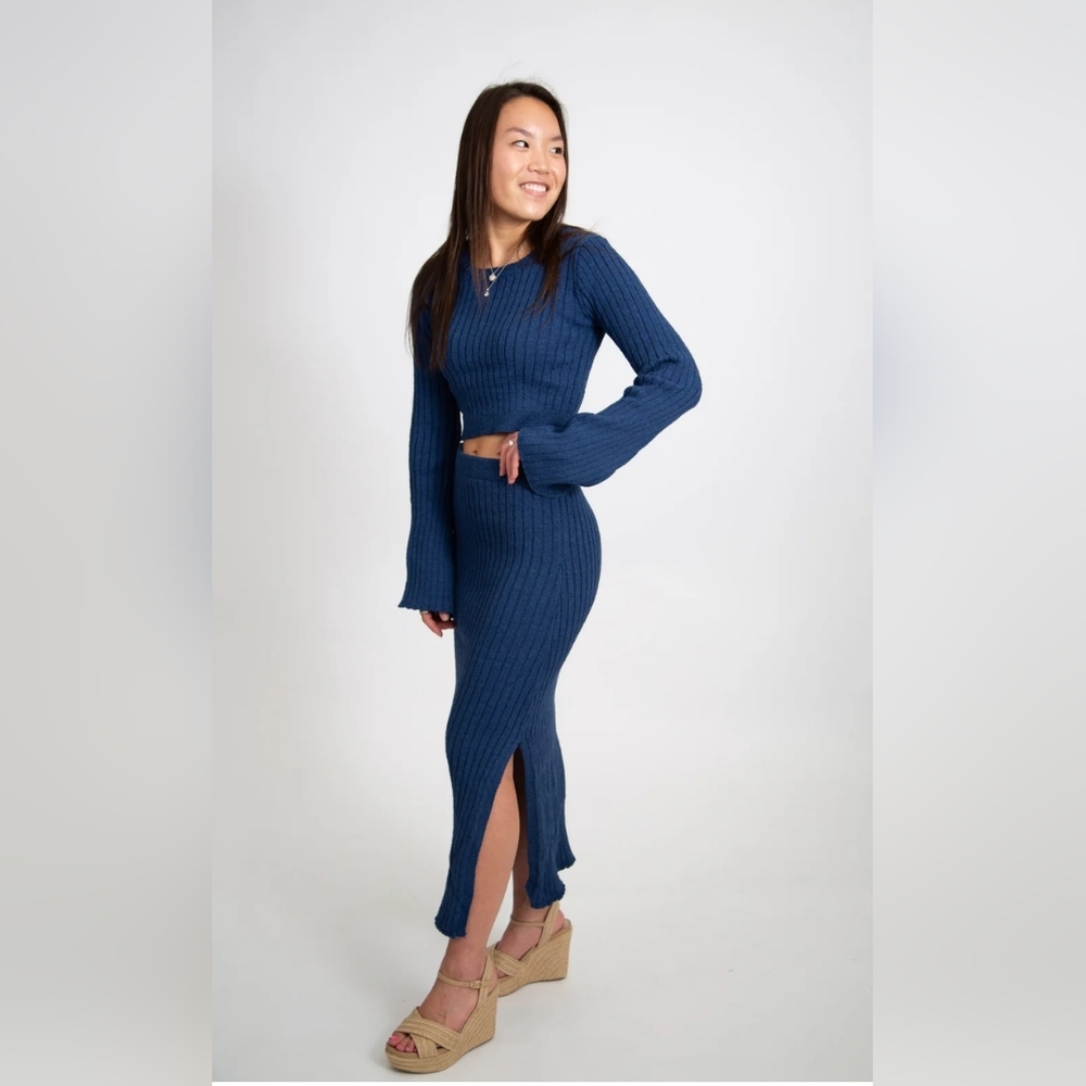 Chic Navy Ribbed Knit Skirt Set - Picture 2 of 5